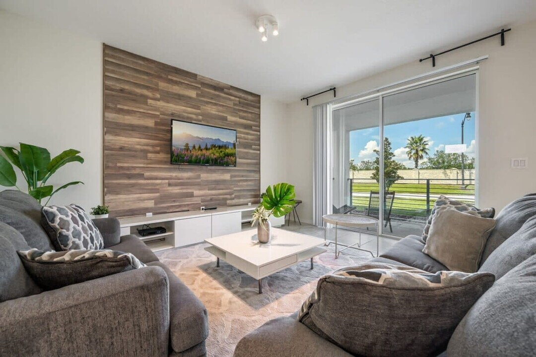 4721 Clock Tower Dr in Kissimmee, FL - Building Photo