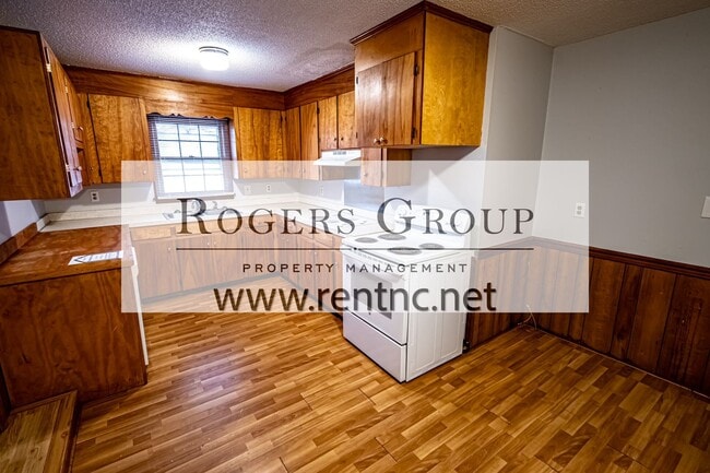 819 Wakefield Ave in Henderson, NC - Building Photo - Building Photo