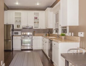 1419 E Denny Way in Seattle, WA - Building Photo - Building Photo