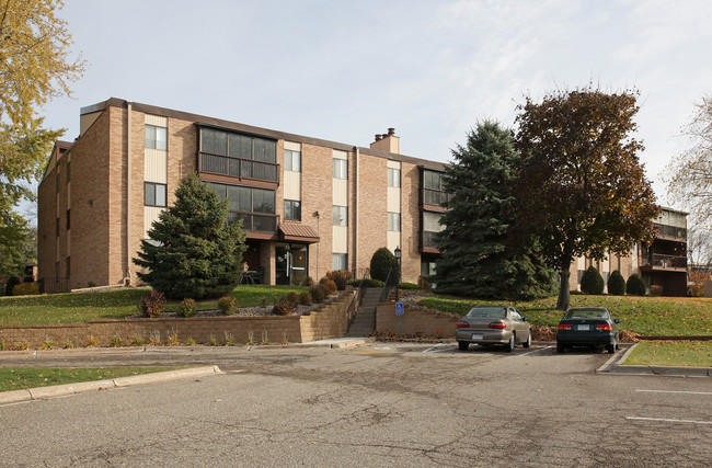 Parkview Terrace in Roseville, MN - Building Photo - Building Photo