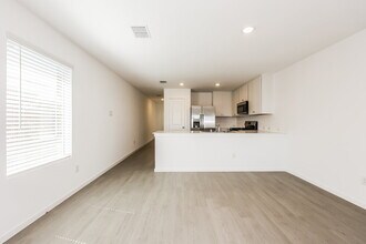 1228 Canyon Wren Dr in Forney, TX - Foto de edificio - Building Photo