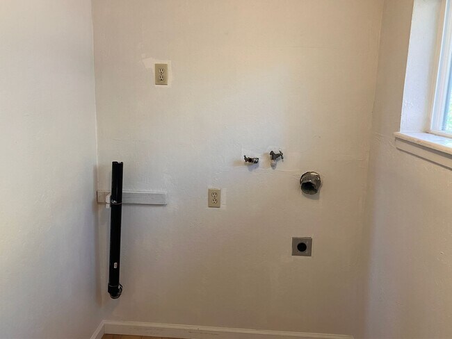 636 Lakeview Ave in Zephyr Cove, NV - Building Photo - Building Photo
