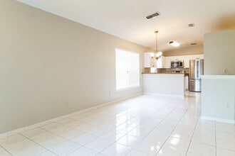 7930 Soft Pine Cir in Orlando, FL - Building Photo - Building Photo