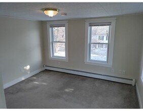 143 Chestnut St-Unit -Unit 2 in Marlborough, MA - Building Photo - Building Photo