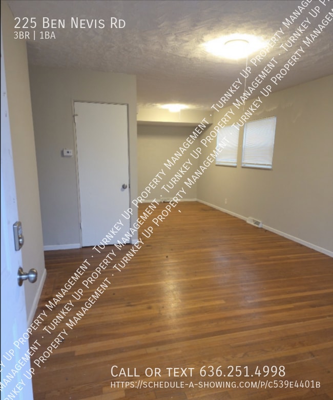225 Ben Nevis Rd in St. Louis, MO - Building Photo - Building Photo