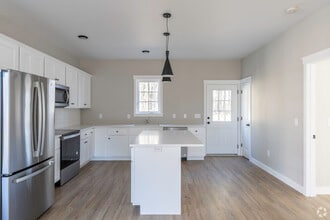 2 Cottage Ln in Lancaster, MA - Building Photo - Building Photo