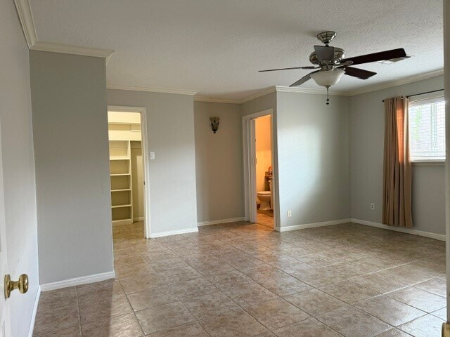 5031 Twin Candle Dr in Houston, TX - Foto de edificio - Building Photo