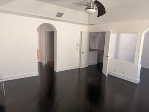 1226 Avondale Ln in West Palm Beach, FL - Building Photo - Building Photo