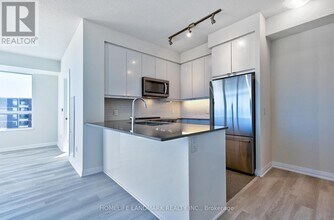 3270 Sheppard Ave E in Toronto, ON - Building Photo - Building Photo
