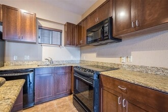 711 W 26th St in Austin, TX - Foto de edificio - Building Photo