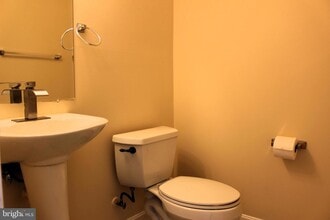 42856 Golf View Dr in Chantilly, VA - Building Photo - Building Photo