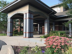 Prairie Park Senior Apartments in Madison, WI - Foto de edificio - Building Photo