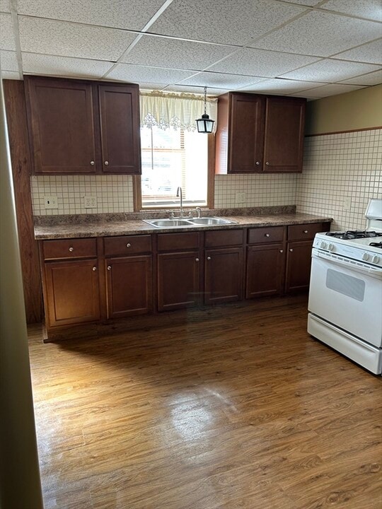 109 Ash St in Fall River, MA - Building Photo