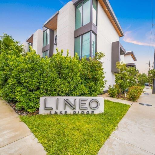 1058 N Victoria Park Rd in Fort Lauderdale, FL - Building Photo