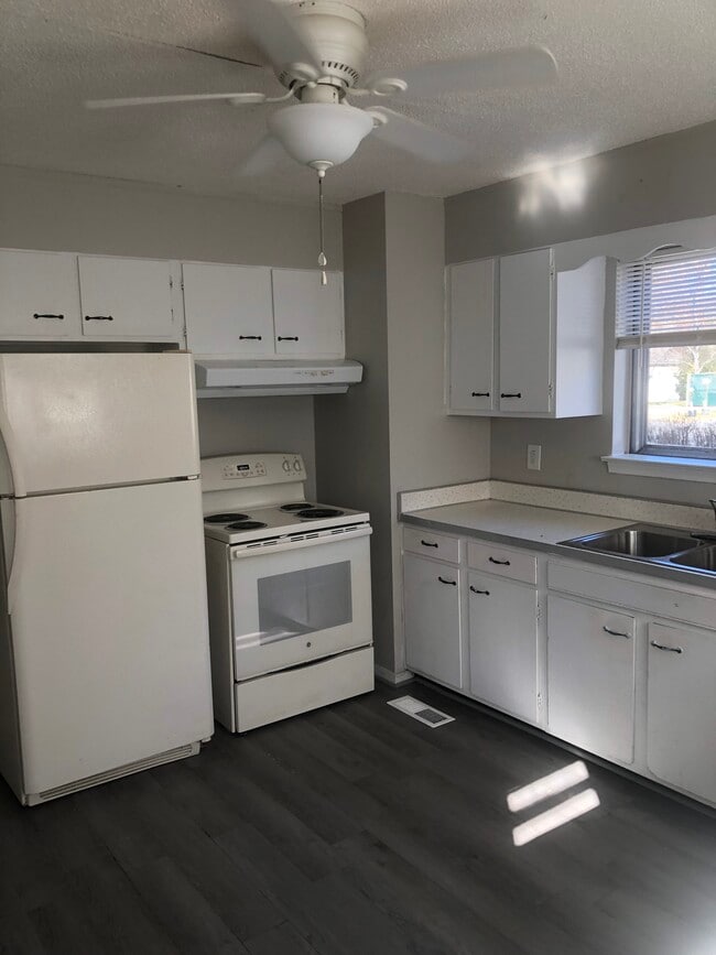 104 Santeelah St, Unit 2 Bedroom apt