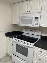 9640 NW 2nd St, Unit 5-105 in Pembroke Pines, FL - Building Photo - Building Photo