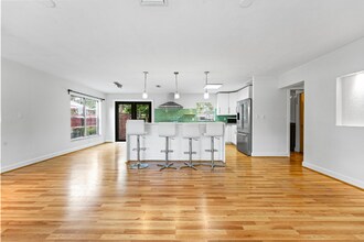 3355 SW 22nd St in Fort Lauderdale, FL - Building Photo - Building Photo