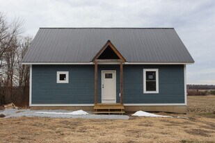 1785 Kellogg Rd in St. Albans, VT - Building Photo