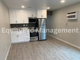 7043 Pickering Ave in Whittier, CA - Building Photo