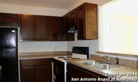 1721 Quintana Rd in San Antonio, TX - Foto de edificio - Building Photo