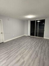 677 SW 111th Ave in Pembroke Pines, FL - Building Photo - Building Photo