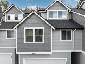 New View Townhomes in Puyallup, WA - Building Photo - Building Photo