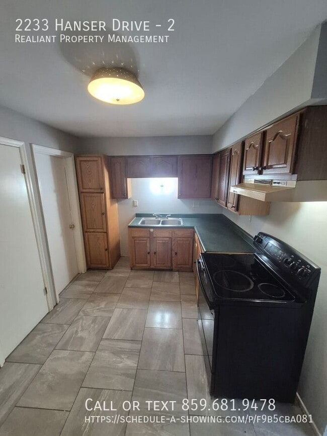 2233 Hanser Dr in Covington, KY - Building Photo - Building Photo