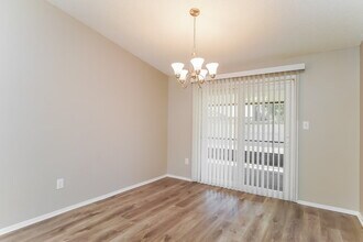 1175 Lambert Ln in Longwood, FL - Building Photo - Building Photo