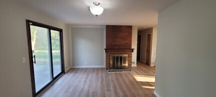 10051 Magnolia St NW in Coon Rapids, MN - Building Photo - Building Photo