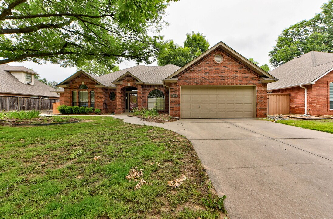 4808 Baker St in Norman, OK - Building Photo