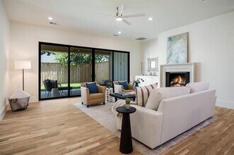 5836 Kenwood Ave in Dallas, TX - Building Photo - Building Photo