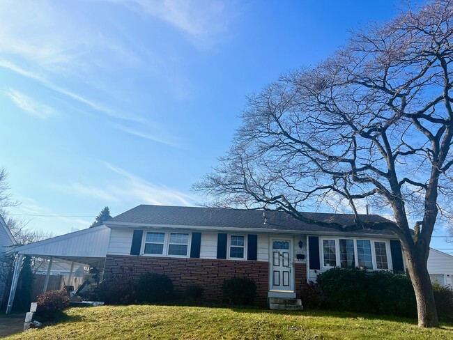 property at 2609 Dean Dr