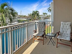 2880 NE 33rd Ct in Fort Lauderdale, FL - Building Photo - Building Photo