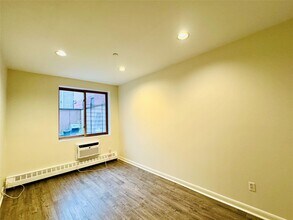 118-82 Metropolitan Ave in Queens, NY - Building Photo - Building Photo