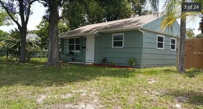 5243 5th Ave N in St. Petersburg, FL - Building Photo - Building Photo