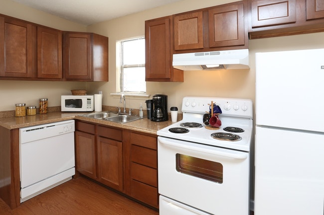 The Lux Townhomes in Louisville, KY - Foto de edificio - Interior Photo
