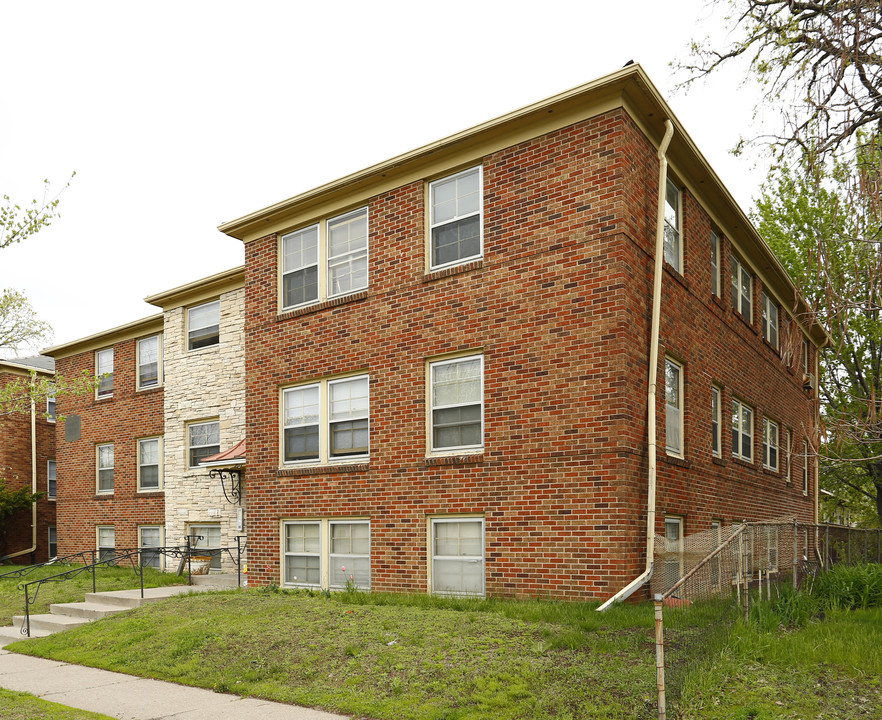 1617 Sherburne Ave in St. Paul, MN - Building Photo