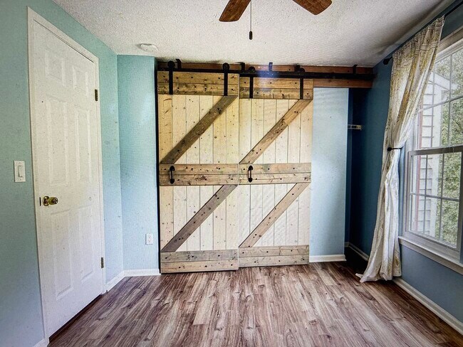 1937 Sagewood Ln photo'