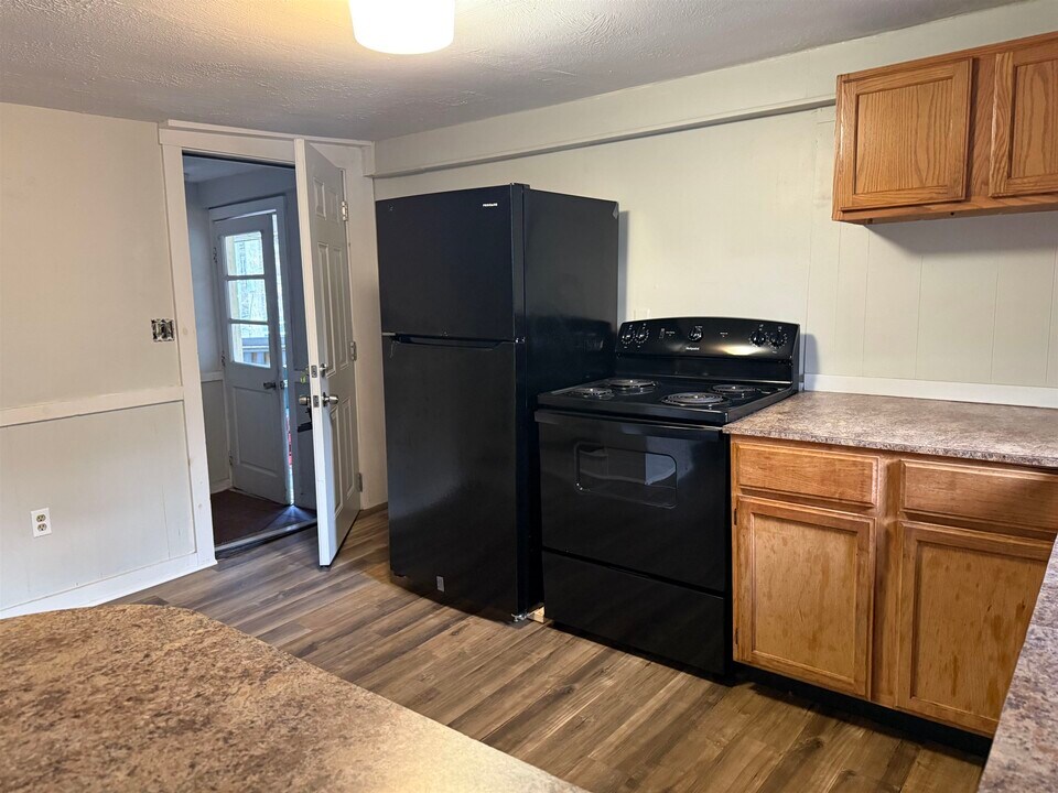 41 Beech St in Bristol, NH - Building Photo
