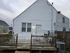 109 E Eichel Ave in Evansville, IN - Building Photo