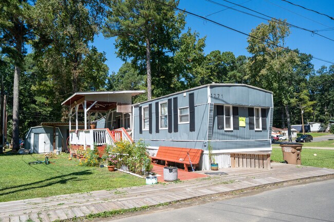 Highwoods in Hillsborough, NC - Building Photo - Building Photo