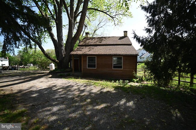 473 Davis Rd in Chester Springs, PA - Building Photo - Building Photo