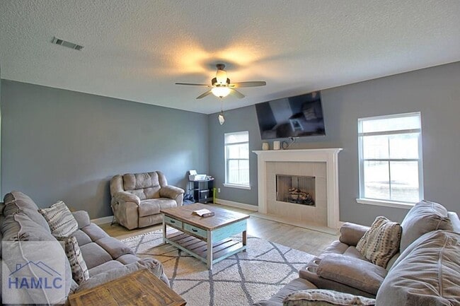 432 Fairview Cir in Hinesville, GA - Building Photo - Building Photo