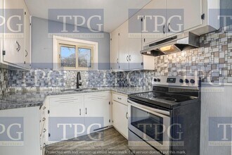 6800 Woodward St in Overland Park, KS - Building Photo - Building Photo