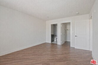 310 S Kenmore Ave in Los Angeles, CA - Building Photo - Building Photo