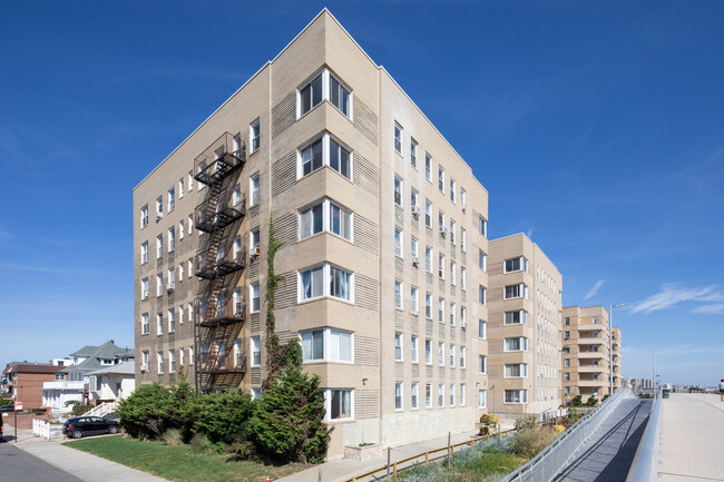 12220 Ocean Promenade in Far Rockaway, NY - Building Photo - Primary Photo