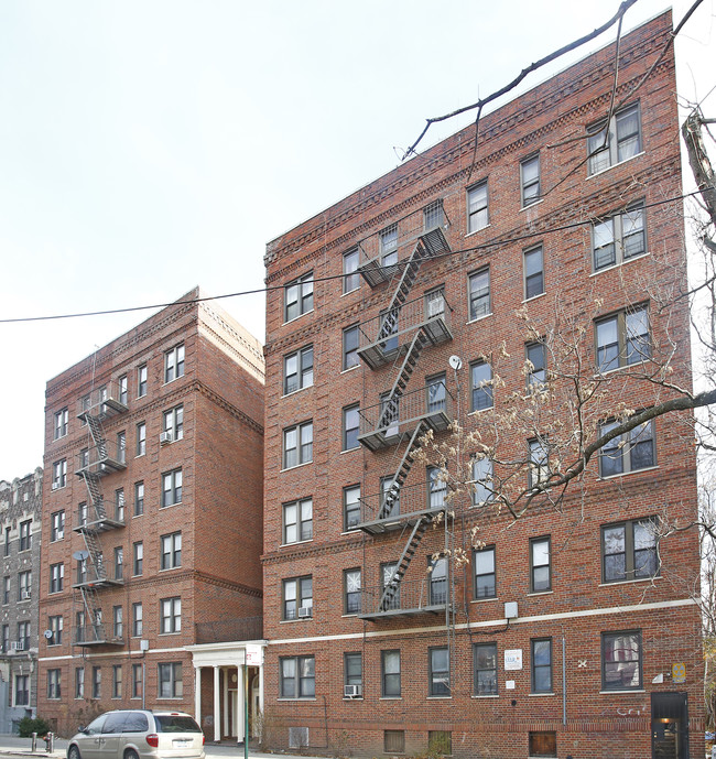 855 E 19th St in Brooklyn, NY - Foto de edificio - Building Photo