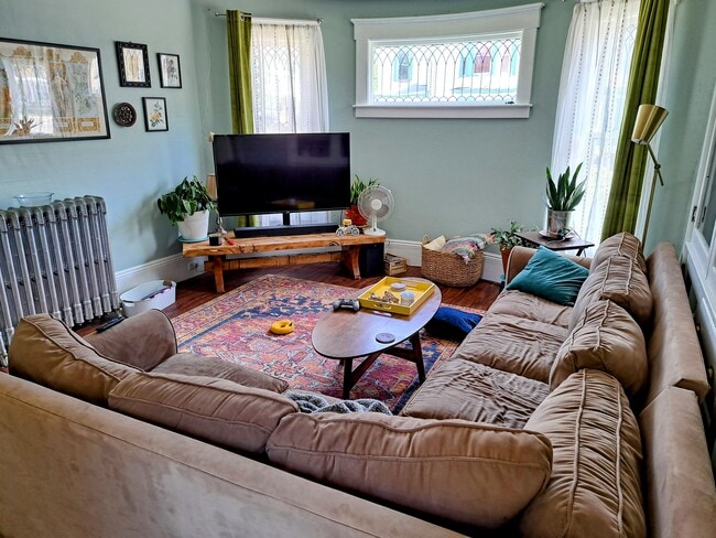 357 Portland St, Unit A in Rochester, NH - Foto de edificio - Building Photo