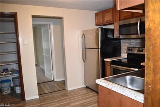 1 2 High St in St. Clairsville, OH - Building Photo - Building Photo