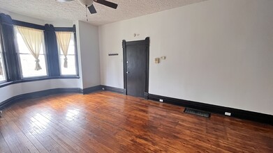 625 S Negley Ave, Unit Apartment 1 in Pittsburgh, PA - Building Photo - Building Photo